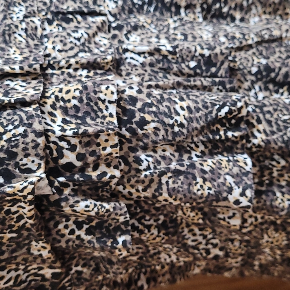 Liz Claiborne - Animal Print Ruffle Tank (Ladies Medium) - Picture 12 of 15